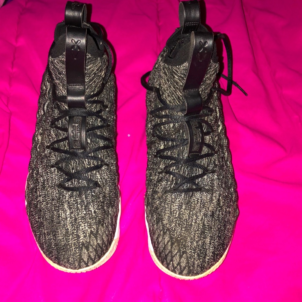 Men’s Lebron 16’s